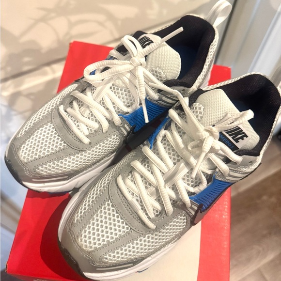 Nike Vomero 5